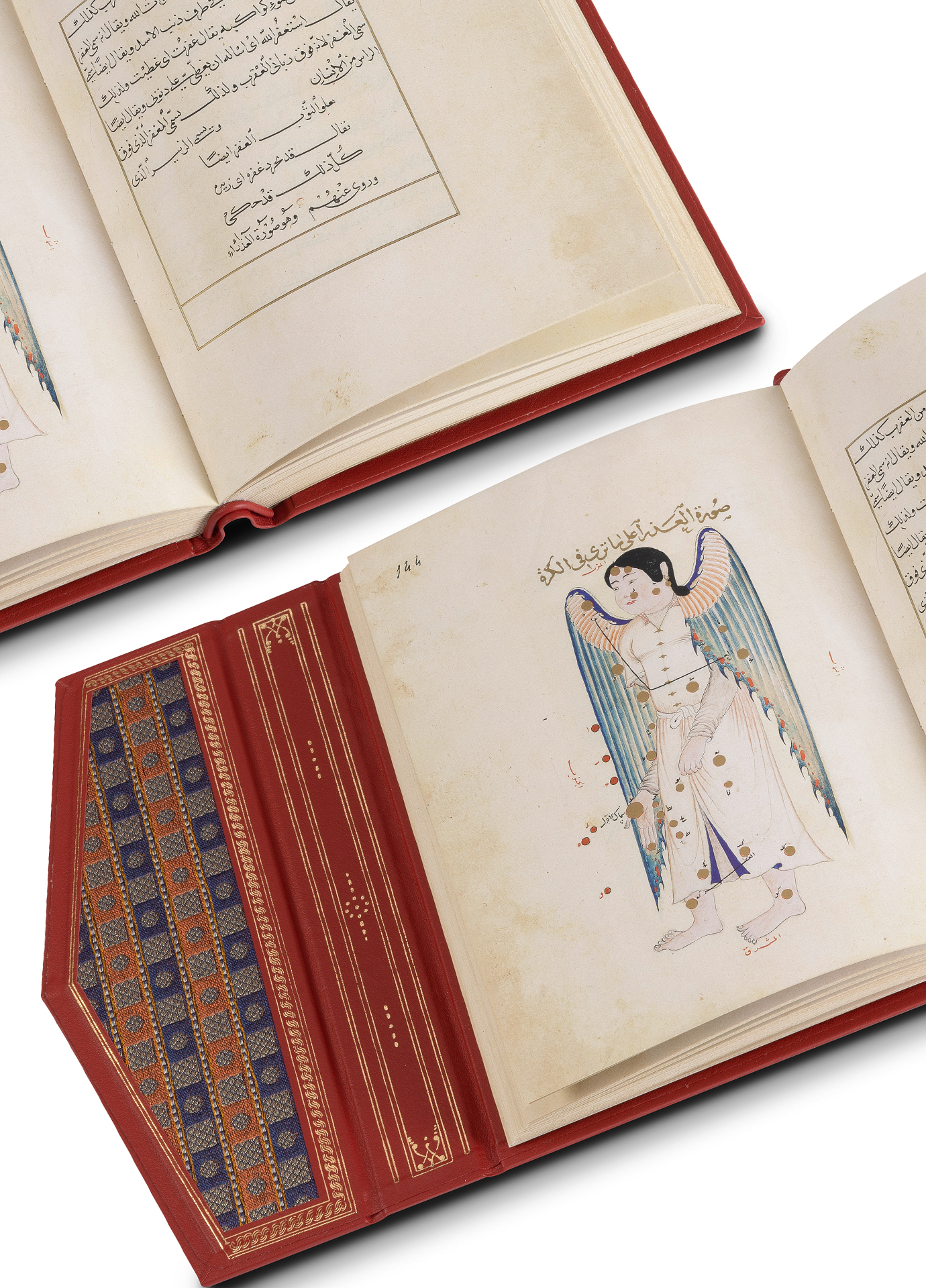 Aufgeschlagenes Faksimile-Ausgabe des Ulugh Begs. Es zeigt eine Doppelseite. Links ist eine Tabelle mit arabischen Schriftzeichen zu erkennen. Links sieht man das Sternbild der Jungfrau.