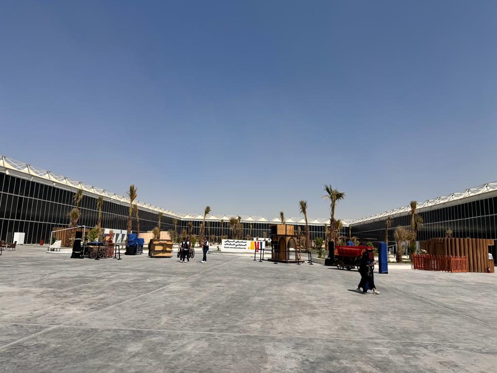 Messeeindrücke von der Buchmesse in Riad. Das Messegelände von aussen.
